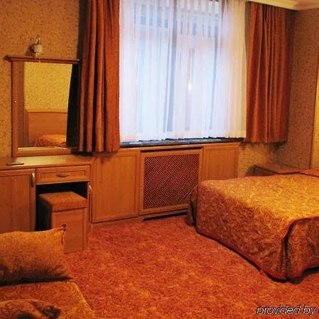 Bristol Ξενοδοχείο 4*