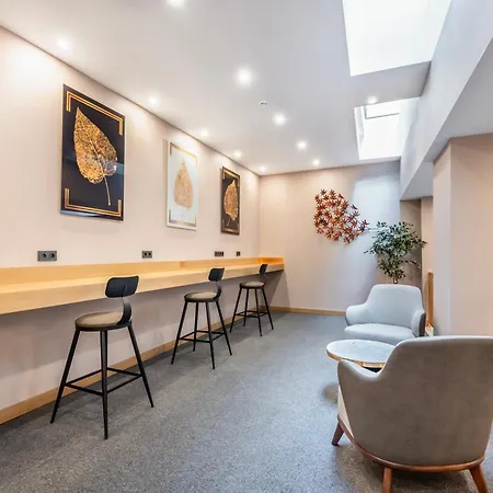 فندق بريستول 4*